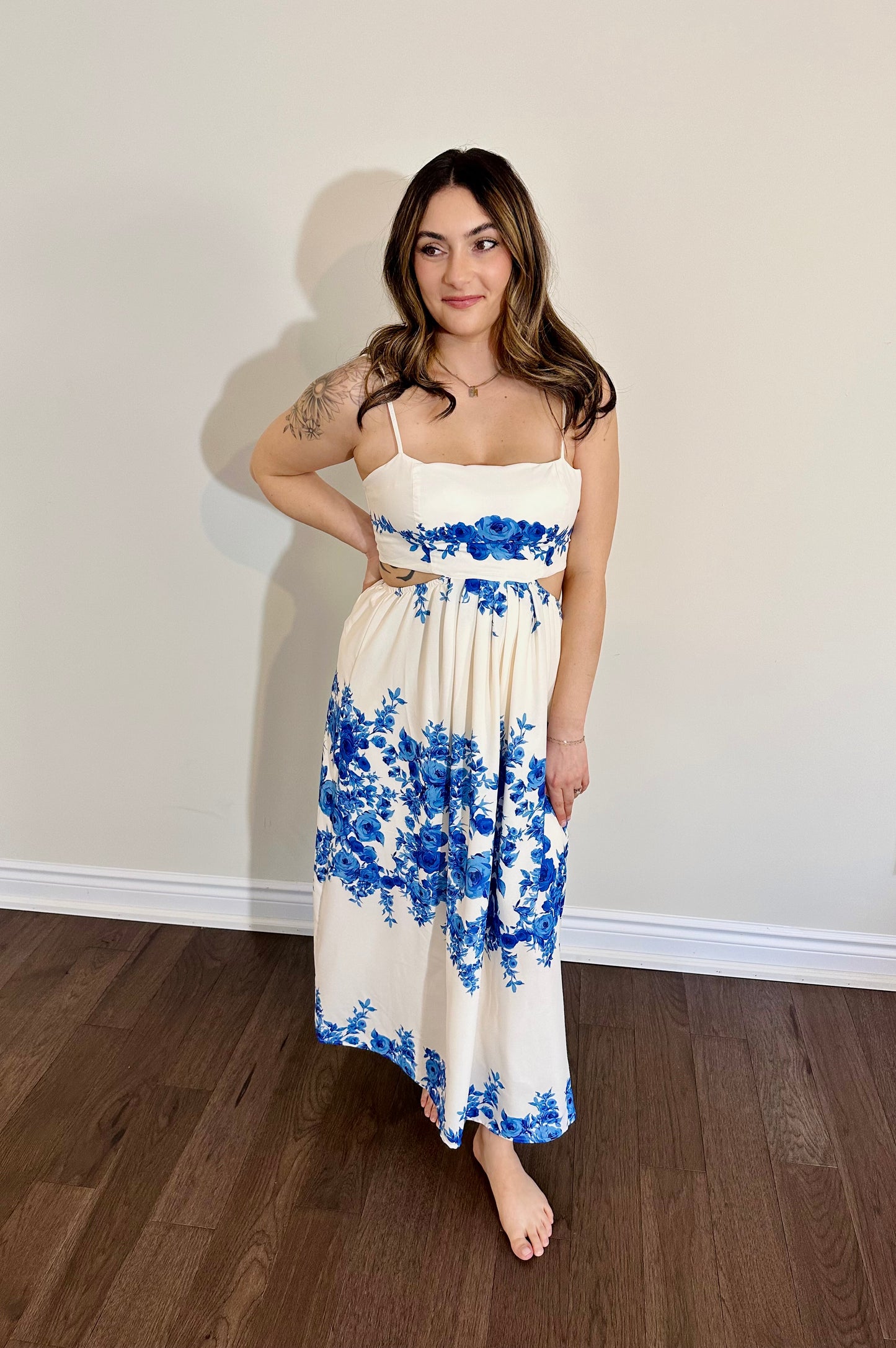 Maleny Blue Rose Midi Dress